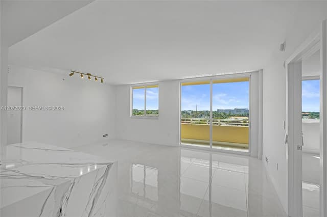 2775 NE 187th St # 514, Aventura FL 33180 - Aventura, FL - Photo 2