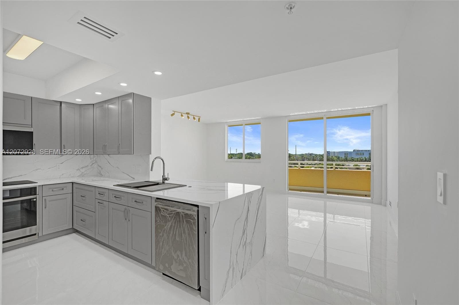 2775 NE 187th St # 514, Aventura FL 33180 - Aventura, FL - Photo 1