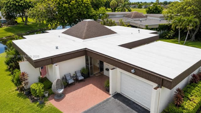 5700 White Hickory Cir, Tamarac FL 33319 - Tamarac, FL - Photo 2