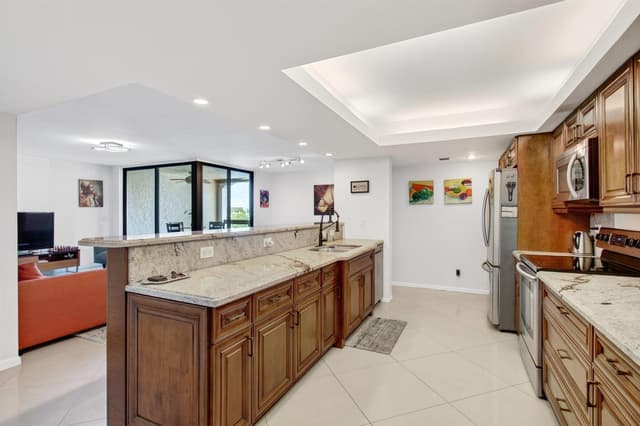 825 Egret Circle # 504, Delray Beach FL 33444 - Delray Beach, FL - Photo 2