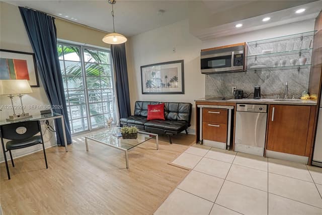 1036 Ocean Dr # B202, Miami Beach FL 33139 - Miami Beach, FL - Photo 2