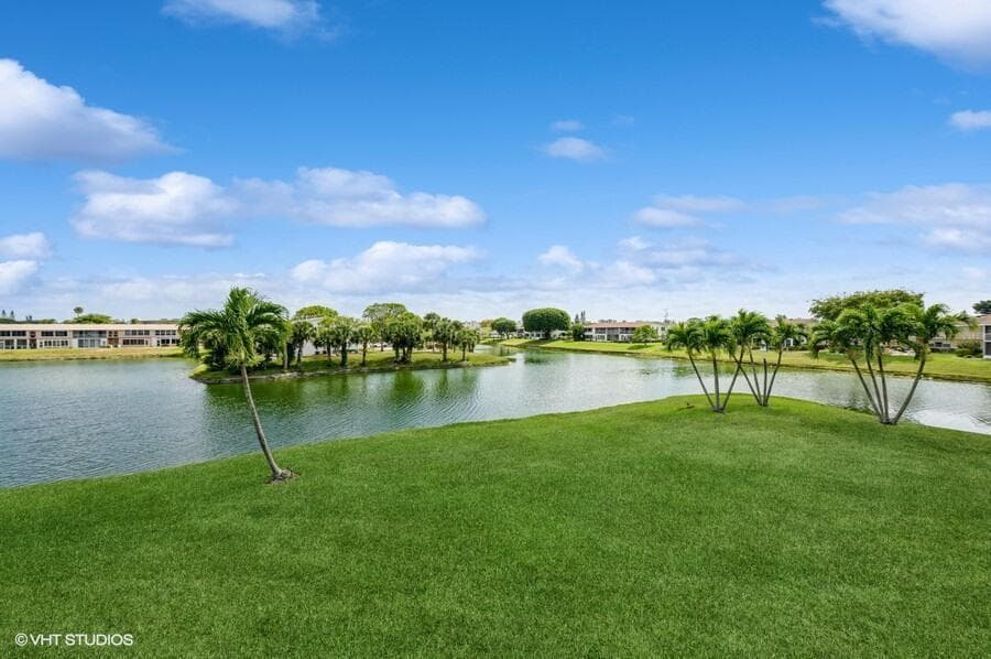118 SOMERSET F, West Palm Beach FL 33417 - West Palm Beach, FL - Photo 1
