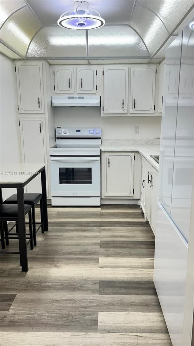 1200 Saint Charles Pl # 209, Pembroke Pines FL 33026 - Pembroke Pines, FL - Photo 6