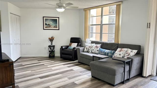 1200 Saint Charles Pl # 209, Pembroke Pines FL 33026 - Pembroke Pines, FL - Photo 3