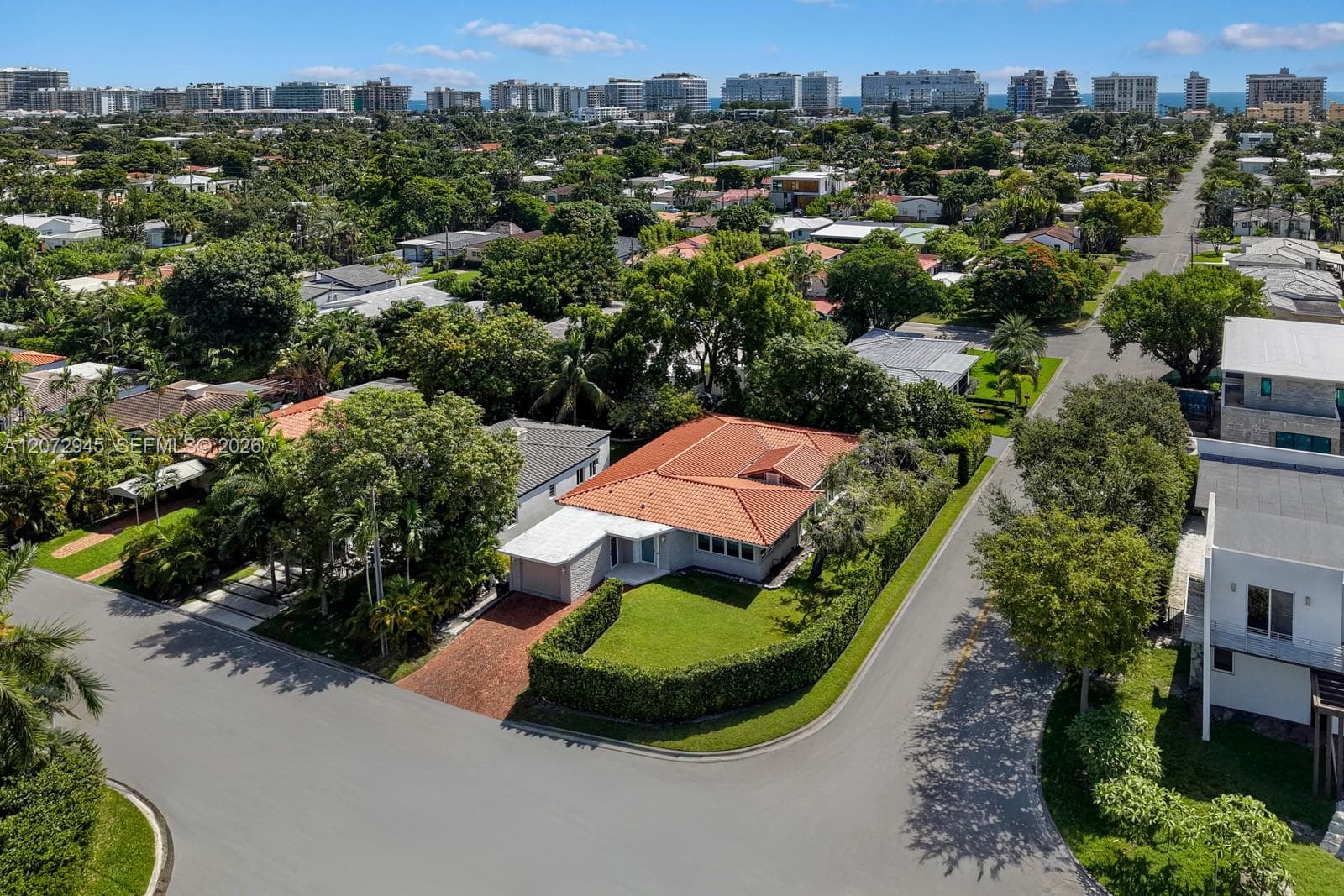 8901 Hawthorne Ave, Surfside FL 33154 - Surfside, FL - Photo 1