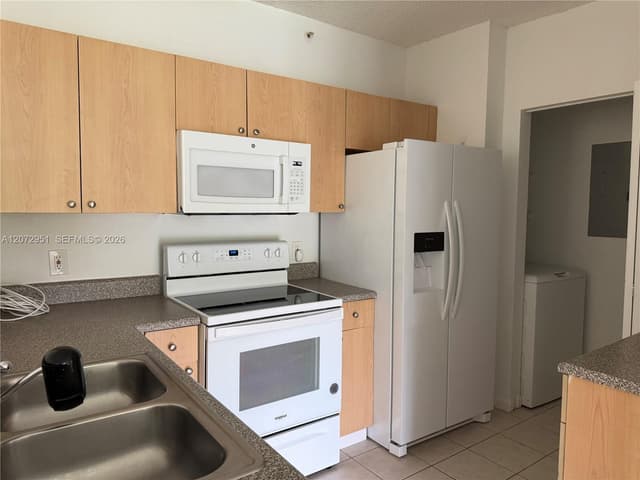 8010 N Nob Hill Rd # 108, Tamarac FL 33321 - Tamarac, FL - Photo 6