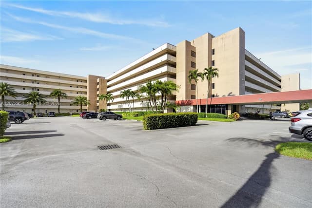 8900 Washington Blvd # 409, Pembroke Pines FL 33025 - Pembroke Pines, FL - Photo 2
