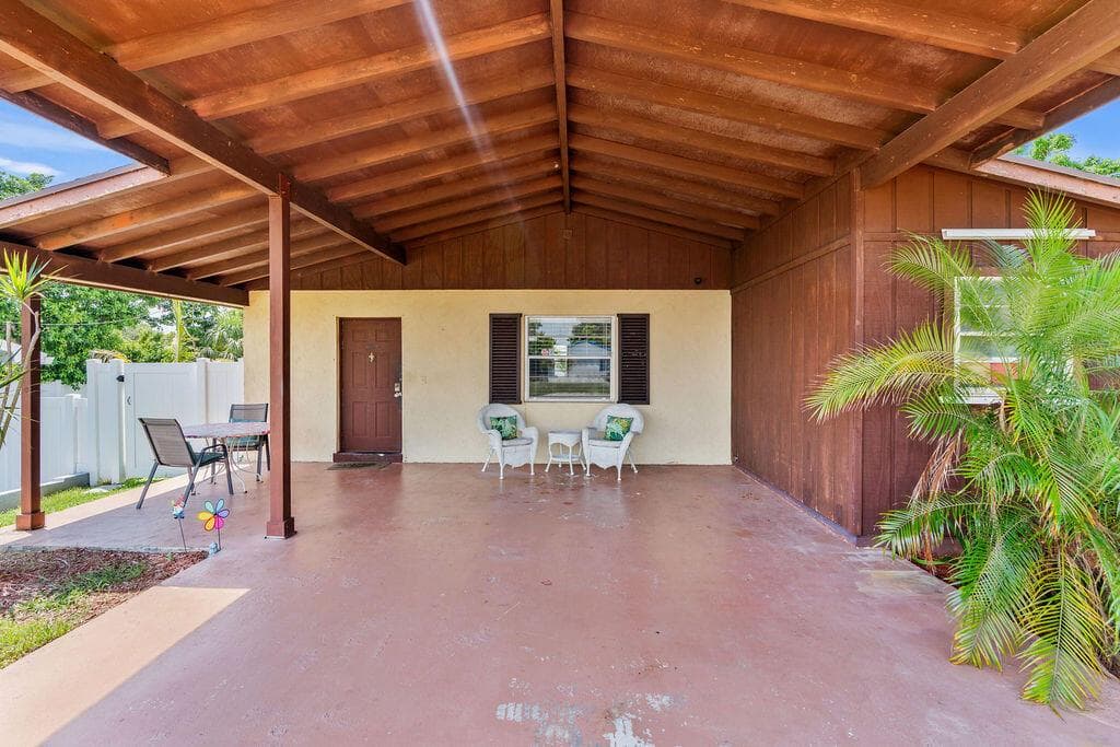 1102 Florence Road, Lantana FL 33462 - Lantana, FL - Photo 1