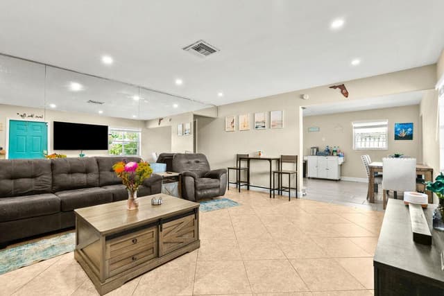 1102 Florence Road, Lantana FL 33462 - Lantana, FL - Photo 5