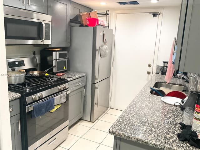 17901 NW 68th Ave # T207, Hialeah FL 33015 - Hialeah, FL - Photo 6