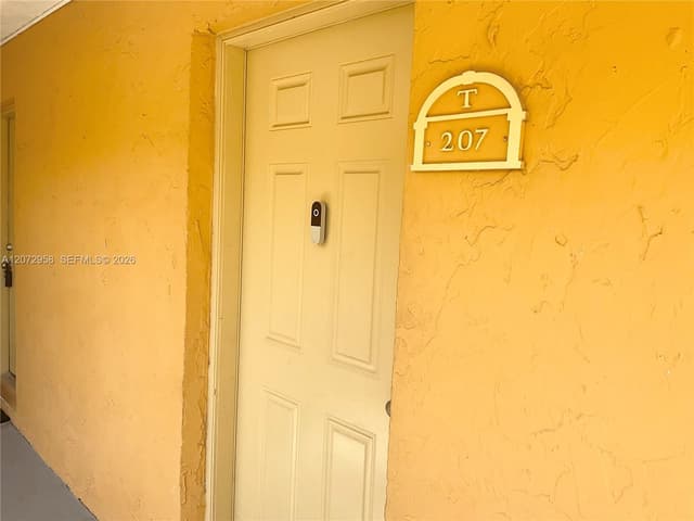 17901 NW 68th Ave # T207, Hialeah FL 33015 - Hialeah, FL - Photo 3