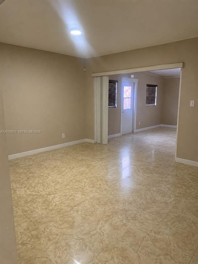 19727  NW 84  TH PL, Hialeah FL 33015 - Hialeah, FL - Photo 5