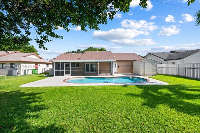 10370 NW 20th Ct, Sunrise FL 33322 - Sunrise, FL - Photo 3