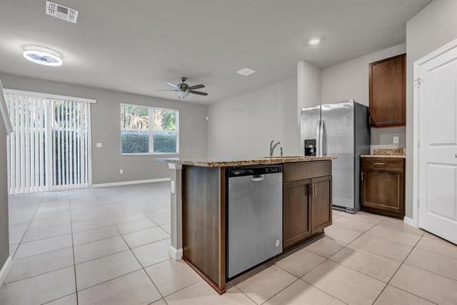 5659 Enclave Drive, Mangonia Park FL 33407 - Mangonia Park, FL - Photo 3
