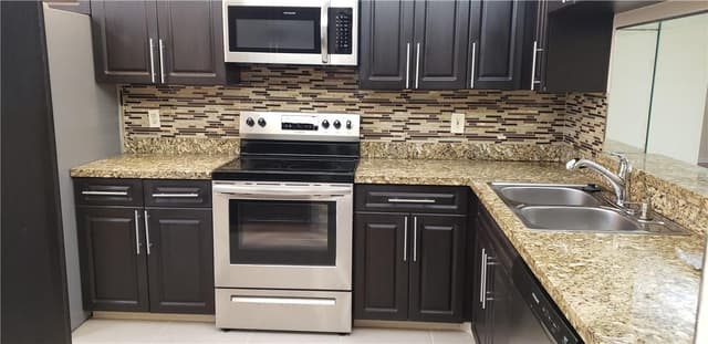 7050 NW 44TH Street # 403, Lauderhill FL 33319 - Lauderhill, FL - Photo 2