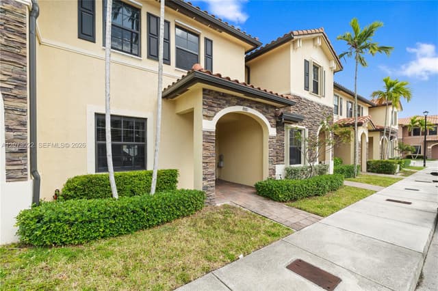 8881 W 35th Ln, Hialeah FL 33018 - Hialeah, FL - Photo 4