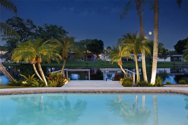 1721 NW 114th Ave, Pembroke Pines FL 33026 - Pembroke Pines, FL - Photo 4