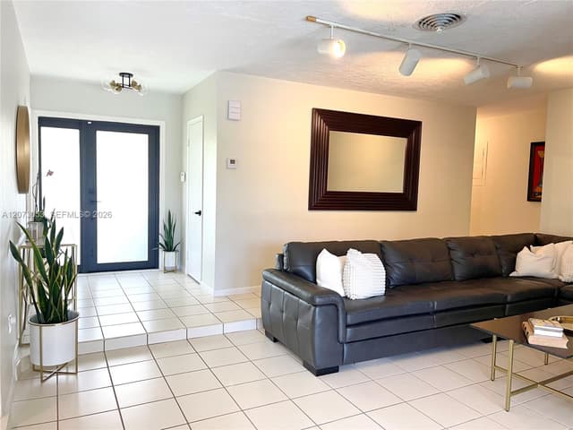 8522 SW 148th Ter, Palmetto Bay FL 33158 - Palmetto Bay, FL - Photo 4