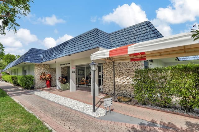 7827 GOLF CIR Drive # 301, Margate FL 33063 - Margate, FL - Photo 2