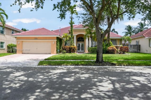 13845 NW 20th St, Pembroke Pines FL 33028 - Pembroke Pines, FL - Photo 2