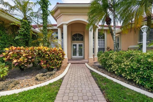 13845 NW 20th St, Pembroke Pines FL 33028 - Pembroke Pines, FL - Photo 5