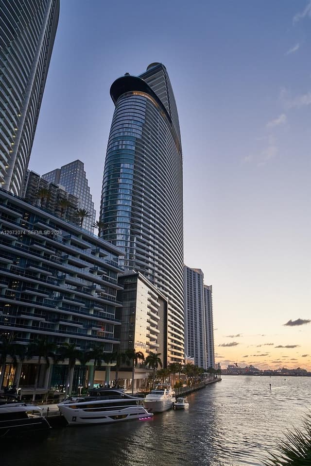 300 Biscayne Boulevard Way # 2608W, Miami FL 33131 - Miami, FL - Photo 2