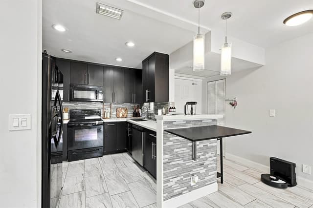 2581 Carambola Circle N, Coconut Creek FL 33066 - Coconut Creek, FL - Photo 6