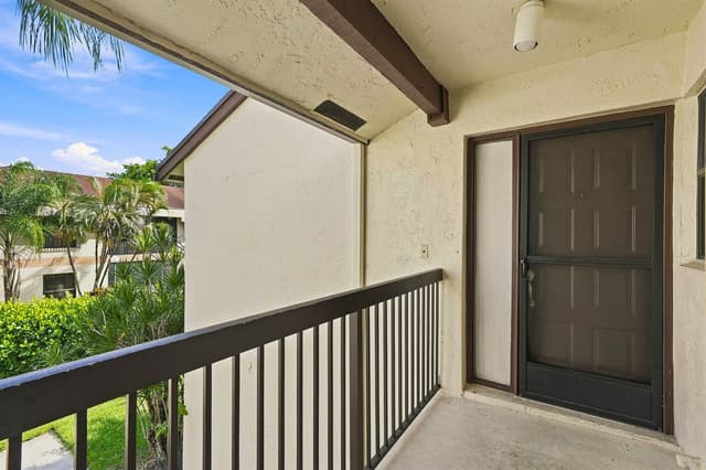 2581 Carambola Circle N, Coconut Creek FL 33066 - Coconut Creek, FL - Photo 3