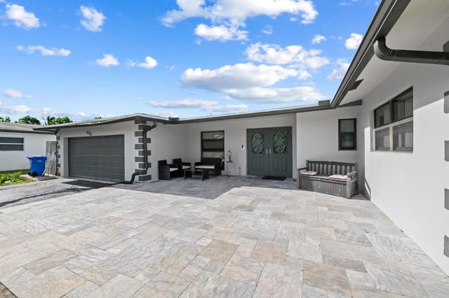 6320 SW 4TH Place, Margate FL 33068 - Margate, FL - Photo 2
