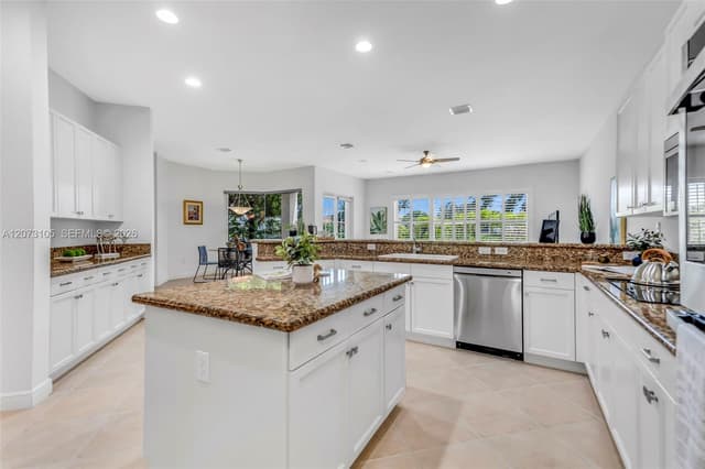 15190 SW 34th St, Davie FL 33331 - Davie, FL - Photo 5