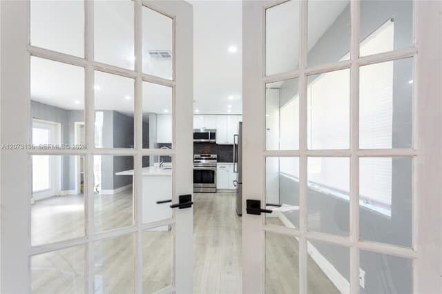 1725 NW 10th Ave, Fort Lauderdale FL 33311 - Fort Lauderdale, FL - Photo 6