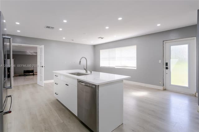 1725 NW 10th Ave, Fort Lauderdale FL 33311 - Fort Lauderdale, FL - Photo 3