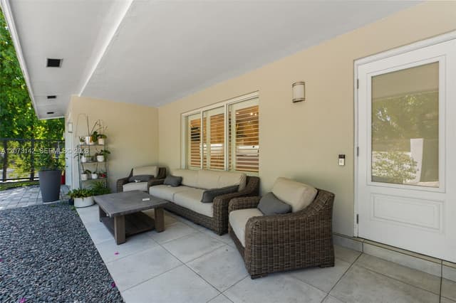 932 Bird Rd, Coral Gables FL 33146 - Coral Gables, FL - Photo 3
