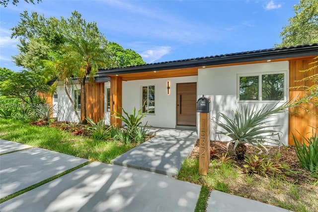 15321 SW 82nd Ave, Palmetto Bay FL 33157 - Palmetto Bay, FL - Photo 3