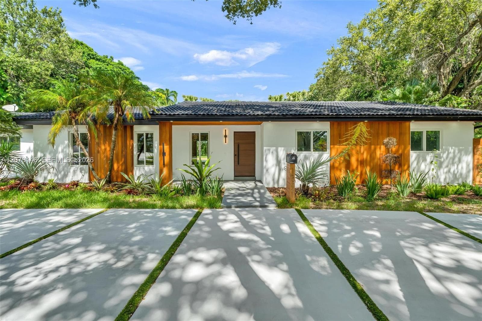 15321 SW 82nd Ave, Palmetto Bay FL 33157 - Palmetto Bay, FL - Photo 1