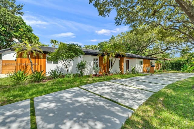 15321 SW 82nd Ave, Palmetto Bay FL 33157 - Palmetto Bay, FL - Photo 5