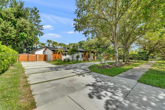 15321 SW 82nd Ave, Palmetto Bay FL 33157 - Palmetto Bay, FL - Photo 4