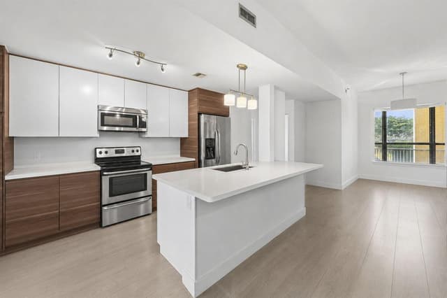 7535 La Paz Boulevard # 209, Boca Raton FL 33433 - Boca Raton, FL - Photo 4