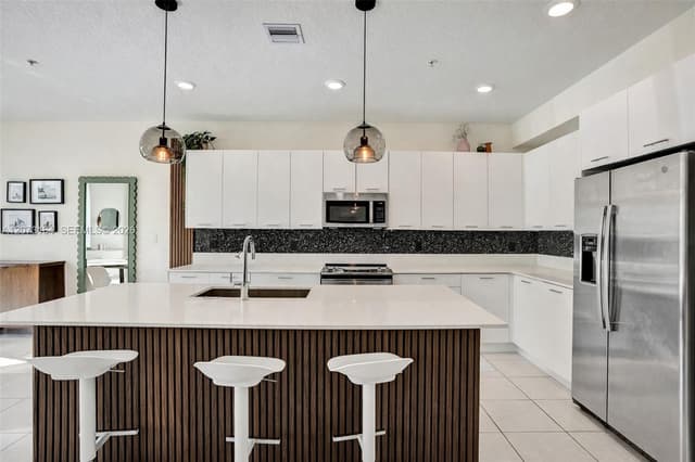 8001 NW 41st St # 109, Doral FL 33166 - Doral, FL - Photo 6