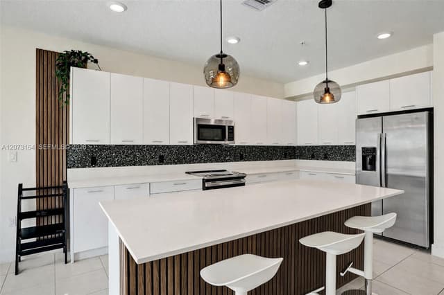 8001 NW 41st St # 109, Doral FL 33166 - Doral, FL - Photo 5