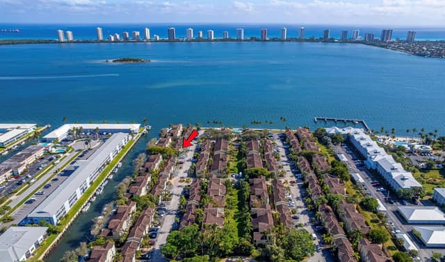 1145 Lake Shore Drive # 206, Lake Park FL 33403 - Lake Park, FL - Photo 2