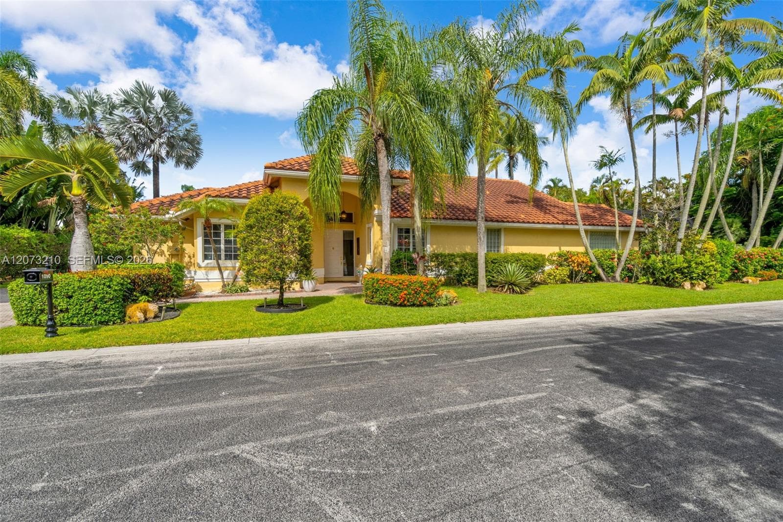 1090 SW 156th Ave, Pembroke Pines FL 33027 - Pembroke Pines, FL - Photo 1