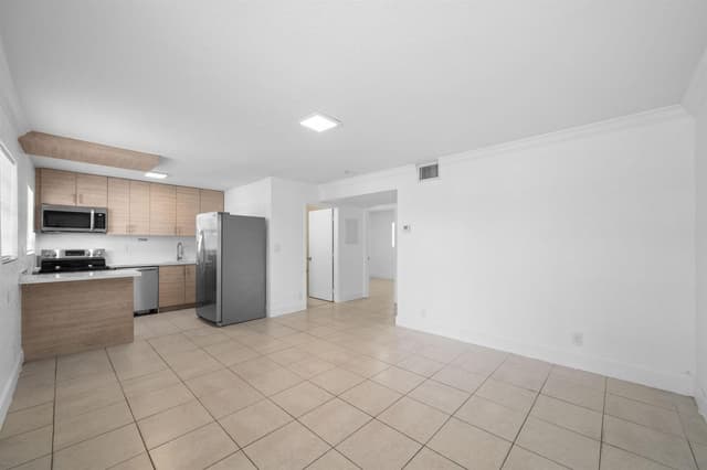 110 SE 2nd Street # 103, Hallandale Beach FL 33009 - Hallandale Beach, FL - Photo 3
