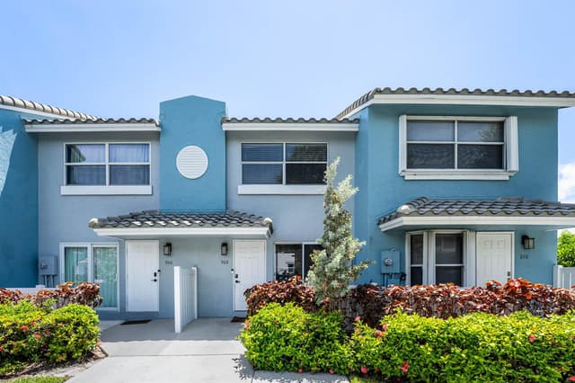 968 Jeffery Street, Boca Raton FL 33487 - Boca Raton, FL - Photo 2