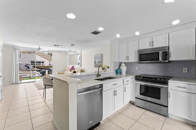 968 Jeffery Street, Boca Raton FL 33487 - Boca Raton, FL - Photo 6