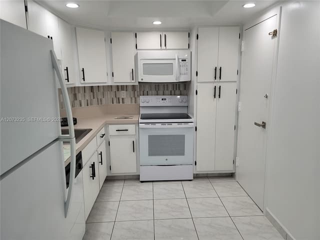 300 Bayview Dr # 603, Sunny Isles Beach FL 33160 - Sunny Isles Beach, FL - Photo 5