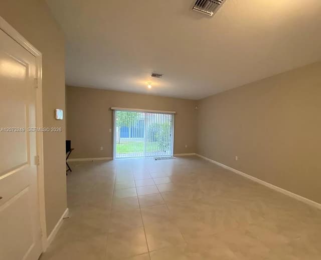 2810 NW 181st St, Miami Gardens FL 33056 - Miami Gardens, FL - Photo 4