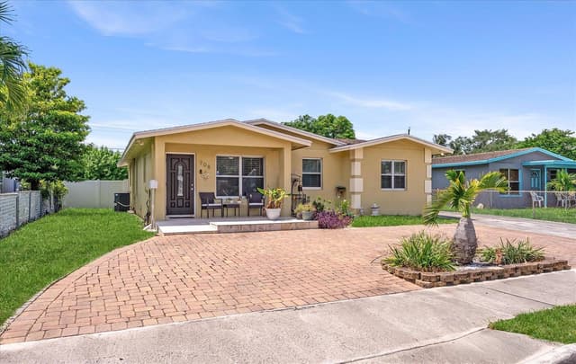 708 HILLCREST Boulevard, West Palm Beach FL 33405 - West Palm Beach, FL - Photo 2