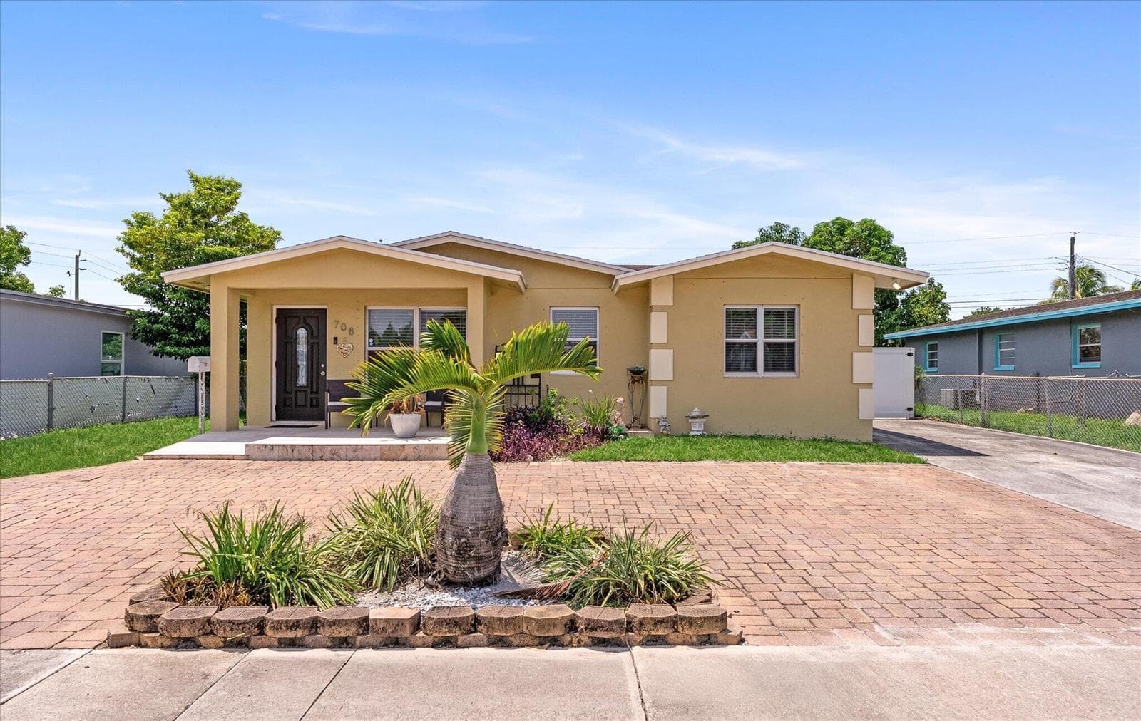 708 HILLCREST Boulevard, West Palm Beach FL 33405 - West Palm Beach, FL - Photo 1