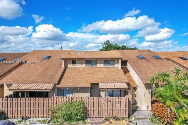 1925 SW 81st Ter, Davie FL 33324 - Davie, FL - Photo 2
